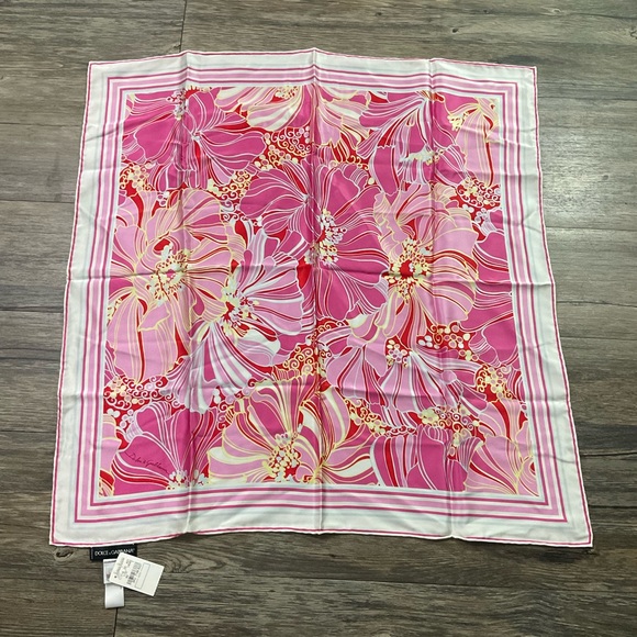 Dolce & Gabbana 100% Silk Square Scarf NWT - Picture 1 of 6